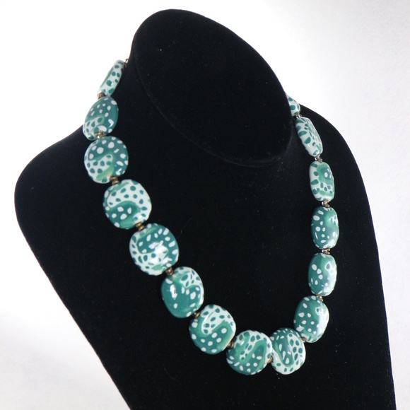 KAZURI Pebbles Green 18 in Handmade Necklace - Picture 2 of 5